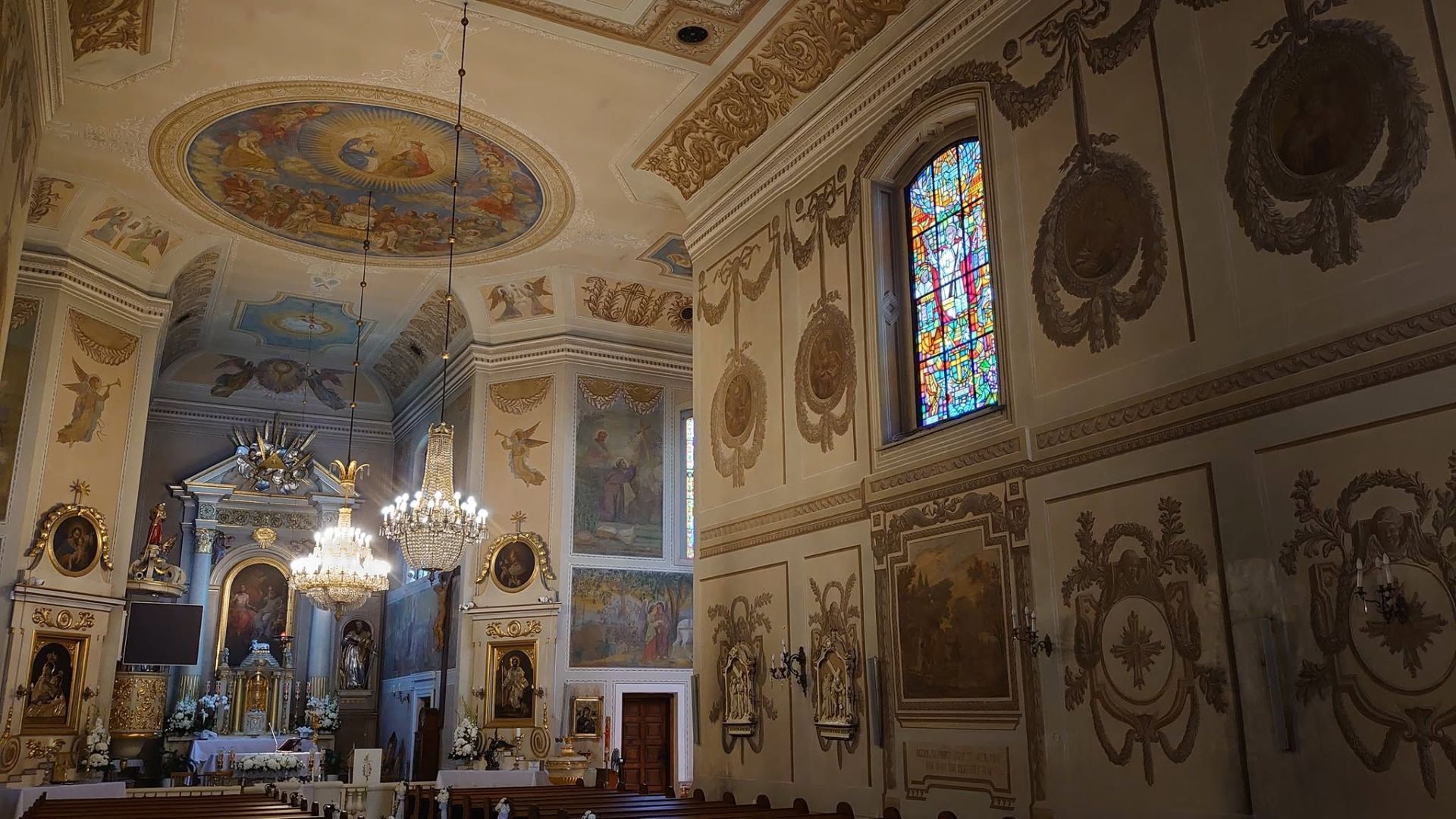 DODATKOWA MSZA ŚW. w niedziele września i października.